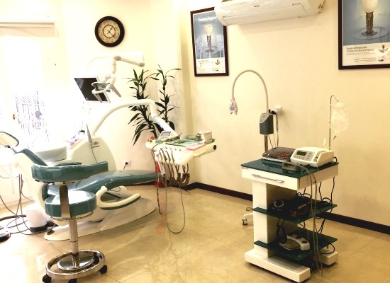 دکتر سامان ساعتچی طهرانی دندانپزشک یونیت